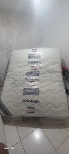 Vendo colchão Ortobom em ótimo Estado