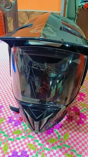 Capacete semi novo Bieefe Red Nose