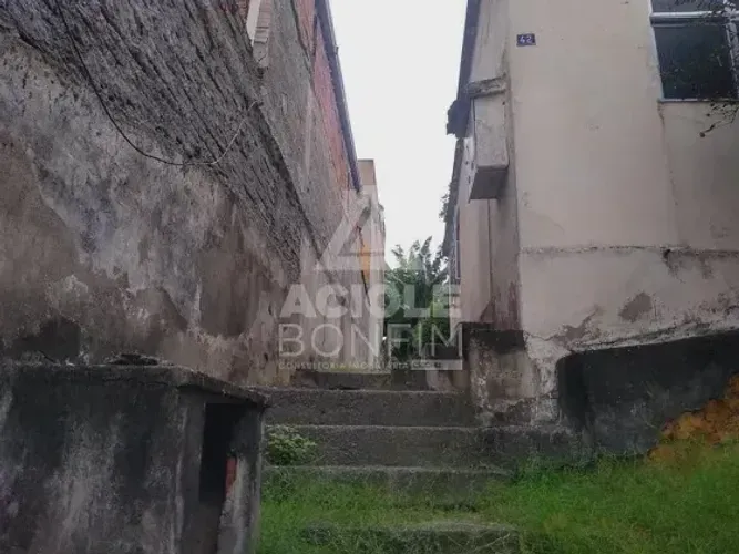 Terreno Amplo com Imóvel Residencial  Oportunidade para Investir ou Construir!