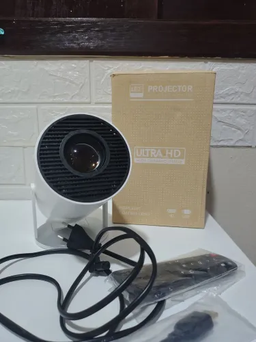 Projetor HY300 Magic Cub 4K