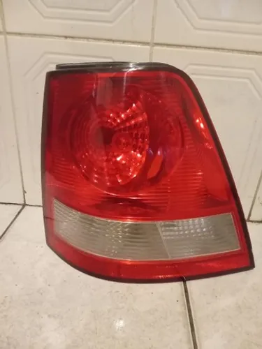Lanterna traseira esquerda Kia Sorento 2008