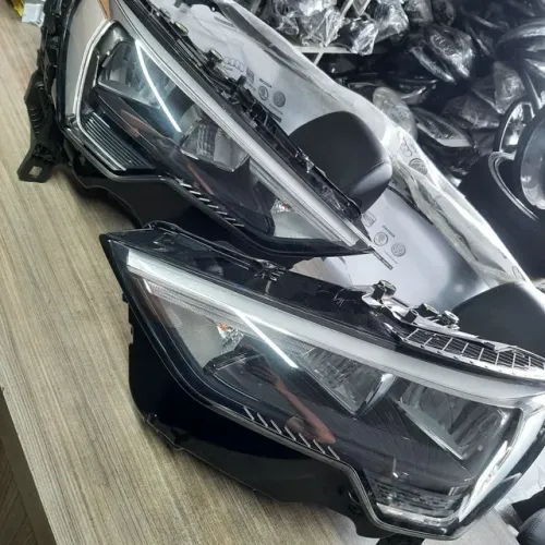Farol Audi Q3 2021 Usado semi novo, Loja física 