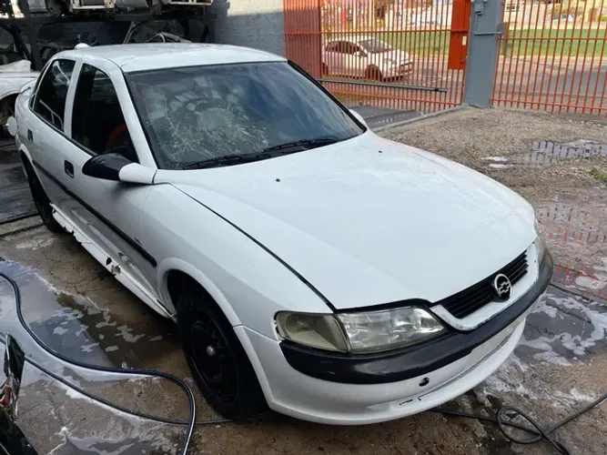 Sucata Chevrolet Vectra gls 97 ( Peças )