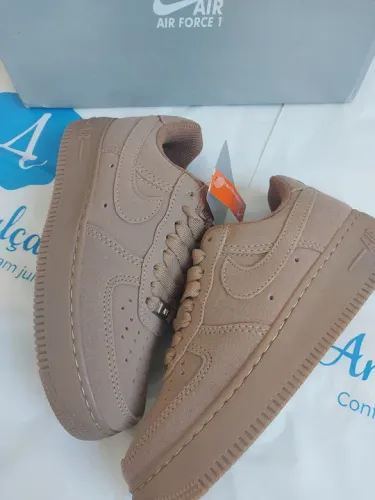 Tênis Nike Air Force 1 Bege