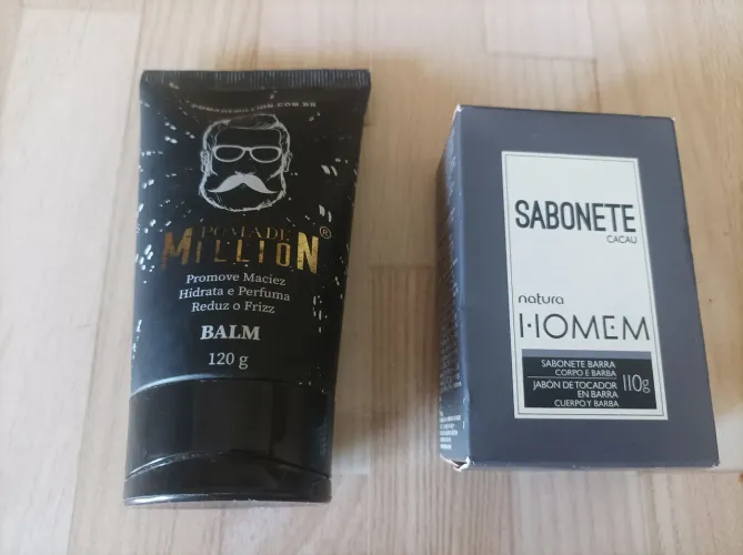 Kit de cuidados para o homem: Pomada para cabelo e sabonete para corpo e barba