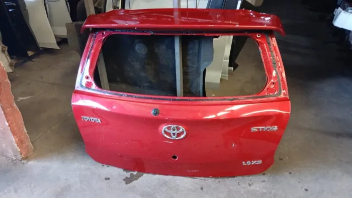 Tampa Traseira Toyota Etios Reth Original 