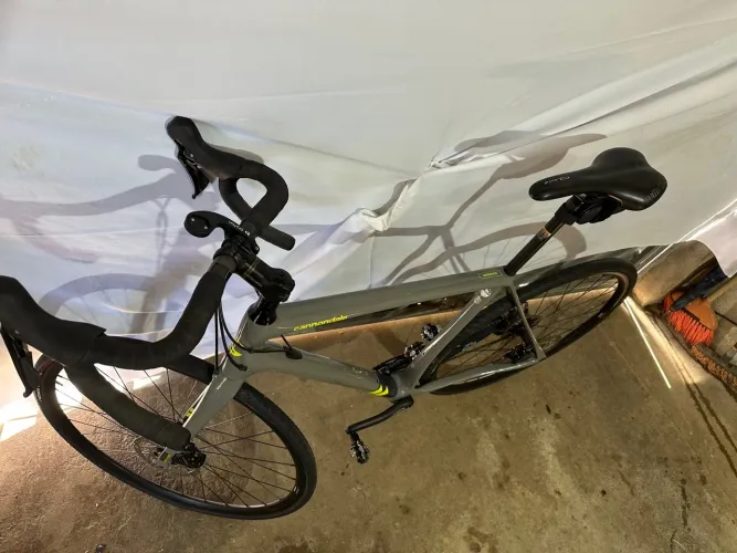 BICICLETA ROAD 700 - SYNAPSE CARBON 105 - CANNONDALE 2021 CINZA 56 