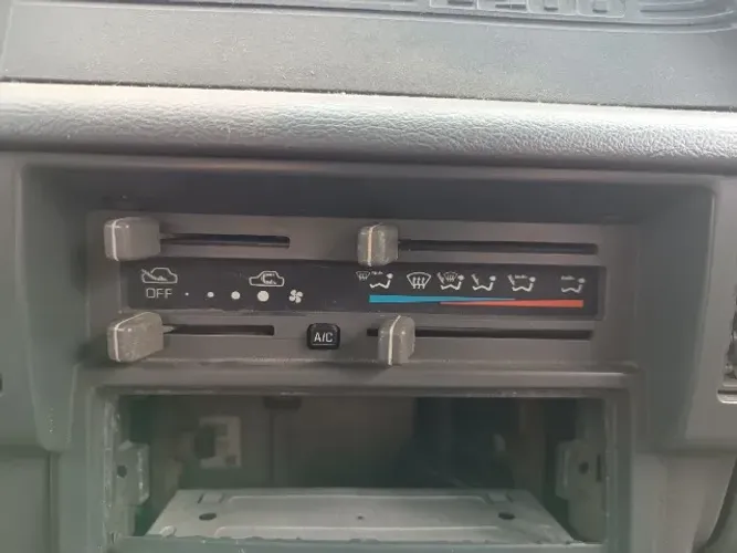 Comando Ventilação Ar Condicionado Mitsubishi L200 Gl Gls Quadrada 1995/2006