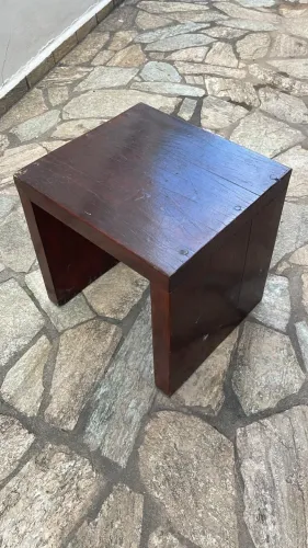 Banquinho / Mesinha de Madeira Maciça - Rústico e Resistente