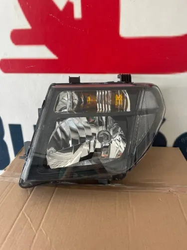 Farol Dianteiro Nissan Frontier 2012 at 2016 Fume esquerdo Nova Genuina Nissan. 