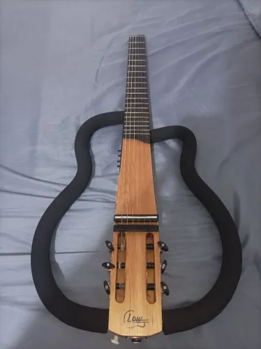 Violão nylon vazado low guitars