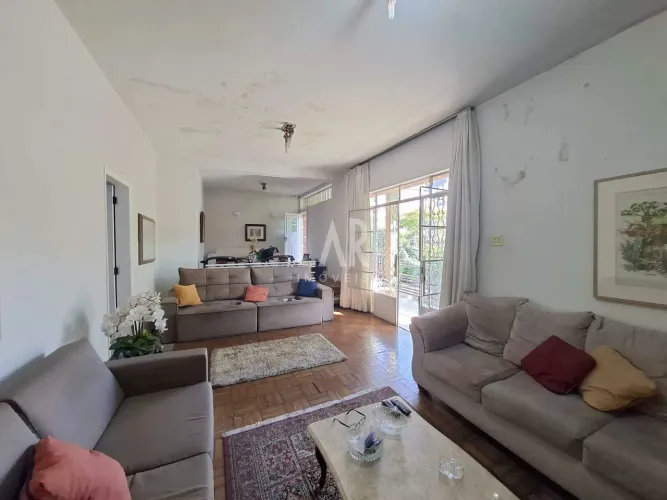 Casa à venda, 4 quartos, 1 suíte, 2 vagas, Santo Antônio - Belo Horizonte/MG