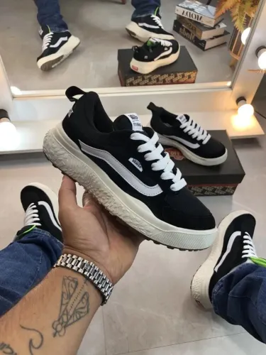 Tênis Ultrarange Preto Branco