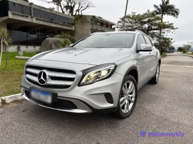 Mercedes-Benz GLA 200 Advance IMPECÁVEL!