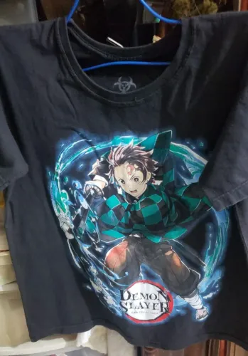 PARA FÃS DE ANIME! Camiseta Manga Curta Unissex Anime Demon Slayer - tam. P