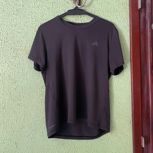 Camiseta Adidas Preta
