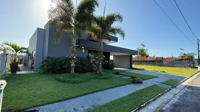 Casa 3 ou 4 Suítes no Jardins Coimbra.<br><br> Casa 3 Suítes e piscina no Jardins Coimbra