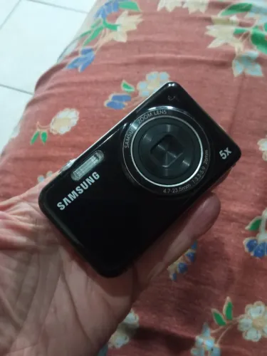 Câmera Digital Samsung com Zoom 5x