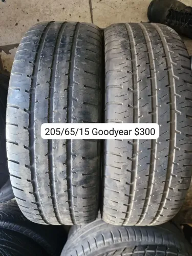 Par de Pneus Goodyear 205/65/15