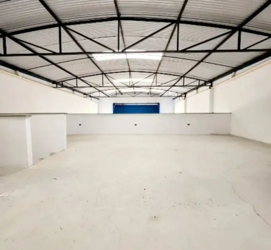 EXCELENTE GALPÃO NOVO DE RUA com 280 metros - Jardim Doutor Ottoni - Poços de Caldas - Min