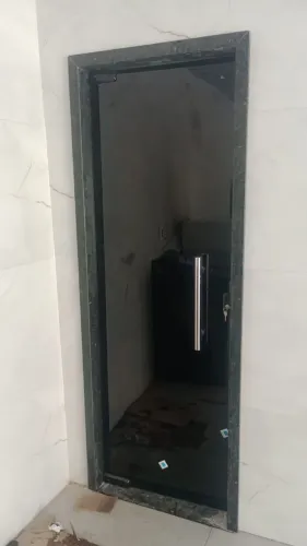 Porta de Vidro Temperado Preta