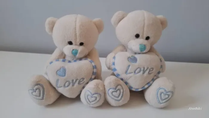 Ursinhos pelúcia com coração LOVE - Marca Buba
