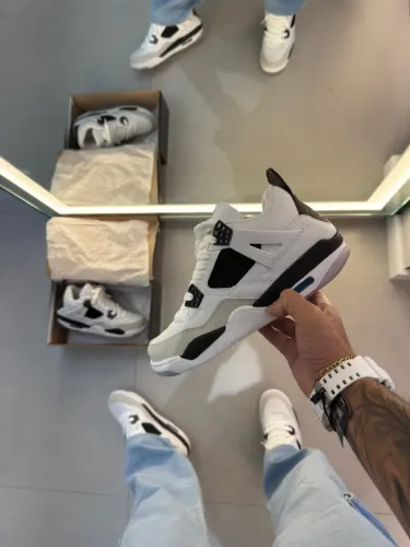 Nike Air Jordan 4 Retrô Branco C/Preto Premium