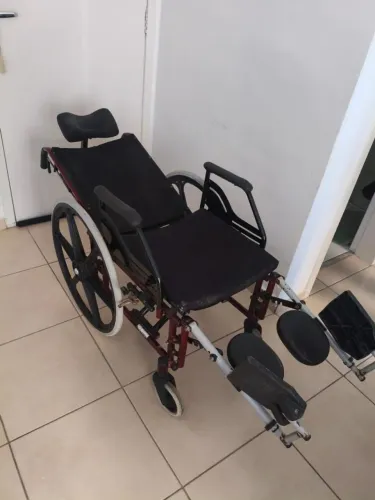Cadeira de Rodas Reclinável