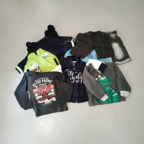 Lote de roupas infantis para menino de 2 a 4 anos 