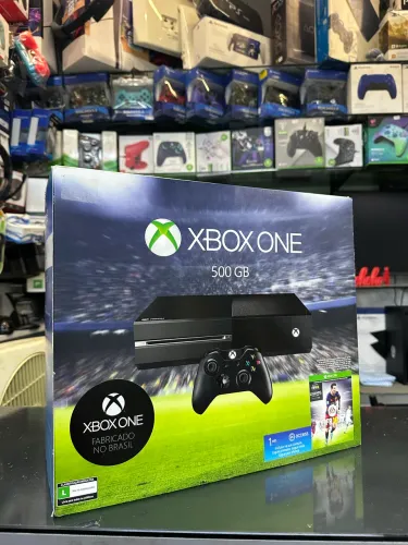 Xbox one com caixa, pasta térmica nova, pronto pra game !
