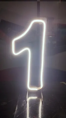 Números e letras em Neon para Decoração