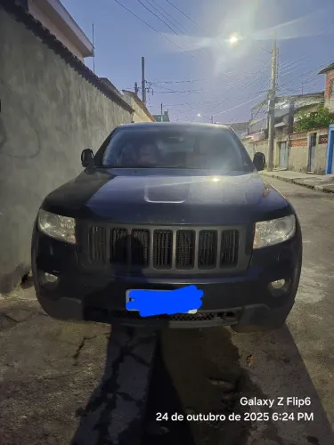 Jeep Grand Cherokee Laredo 3.6 4X4 V6 Aut. 2011 TROCO POR GRAND CHEROKKE 2015 V6 GASOLINA