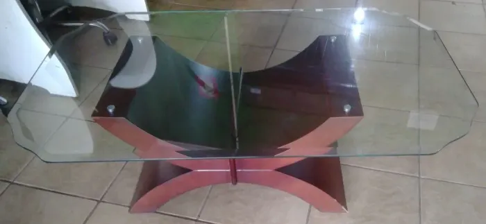 MESA DE CENTRO COM TAMPO DE VIDRO 10mm