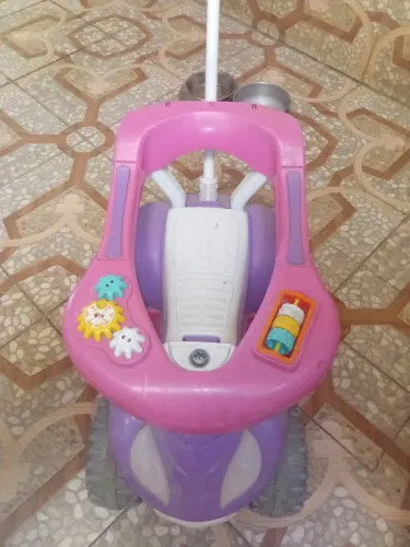 Carrinho de passeio infantil.