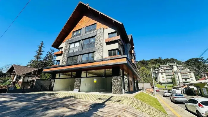 Sala 1 e 3 203,64m², localizada na Av. das hortênsias, Planalto a apenas 600 da rua cobert