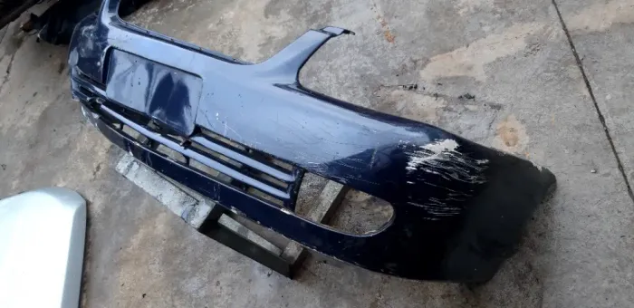 Parachoque dianteiro Vw Santana 99 a 06 original com detalhes LEIA