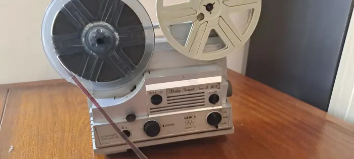 Projetor de filmes 8mm Baby Sound Gioca