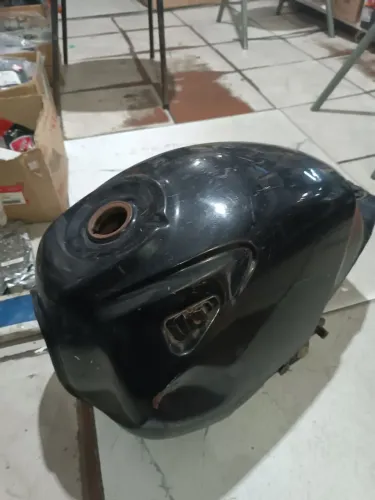 Tanque de Falcon 400 usado com avarias 