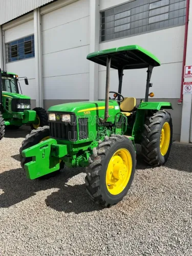 John Deere Trator 5303