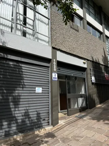 BENTOALVES aluga loja térrea, c/ 200m2, próximo Sams Club, no Centro - Caxias do Sul - RS