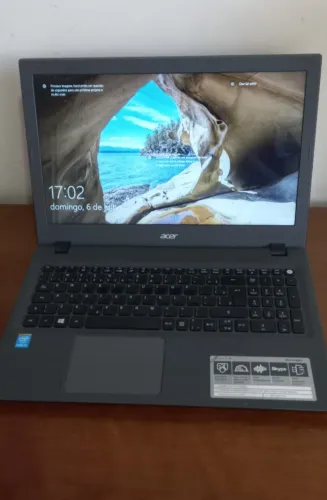 Notebook Acer E5-573-54ZV - Intel Core i5-5200U - RAM 8GB - HD 1TB - LED 15.6" - Windows10