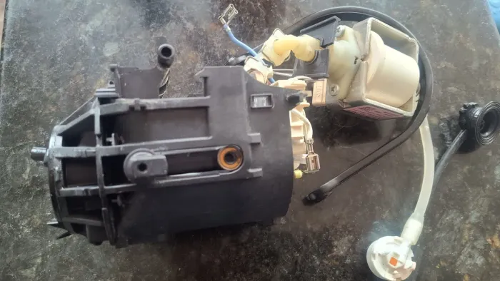 Caldeira e bomba pra cafeteira Nespresso c40 127V
