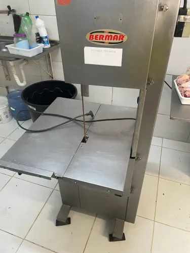Serra fita carne Bermar
