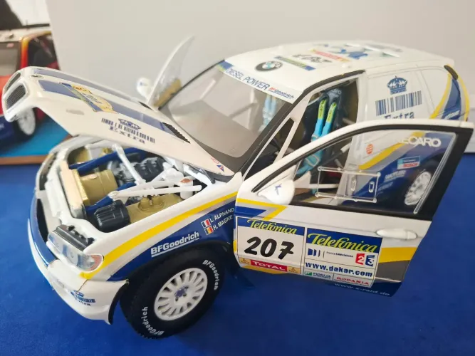 Miniatura BMW X5 Rally X-Raid 1:18
