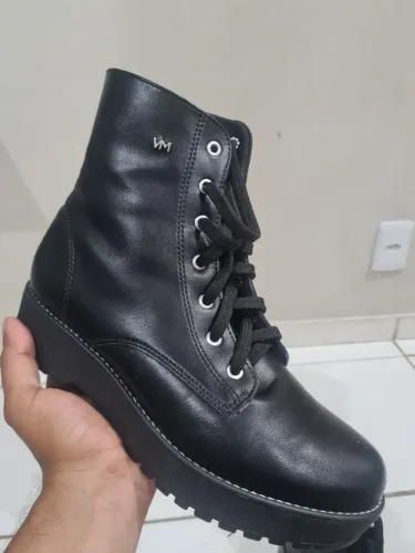 Bota couro sintético