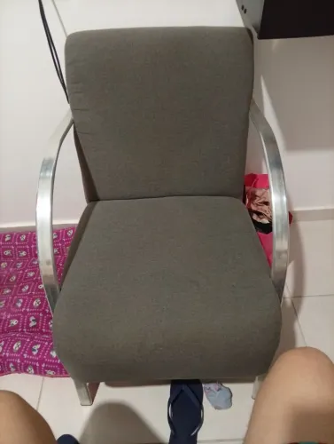 Poltrona cinza (excelente qualidade)