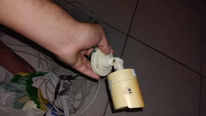 Câmera de segurança if/DVR 500G /FONTE 12V/ E 80M DE CABO COXIAL.