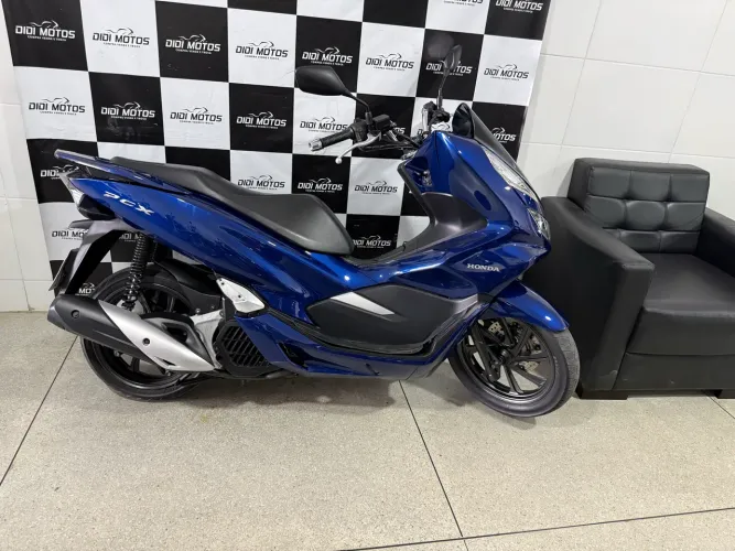 Vendo PCX 2020 emplacada conservada!