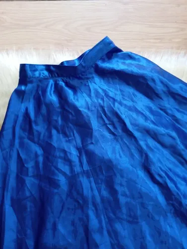 Saía de cetim pra festividade Tam 30 cm de cintura 