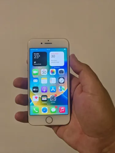 iPhone 8
